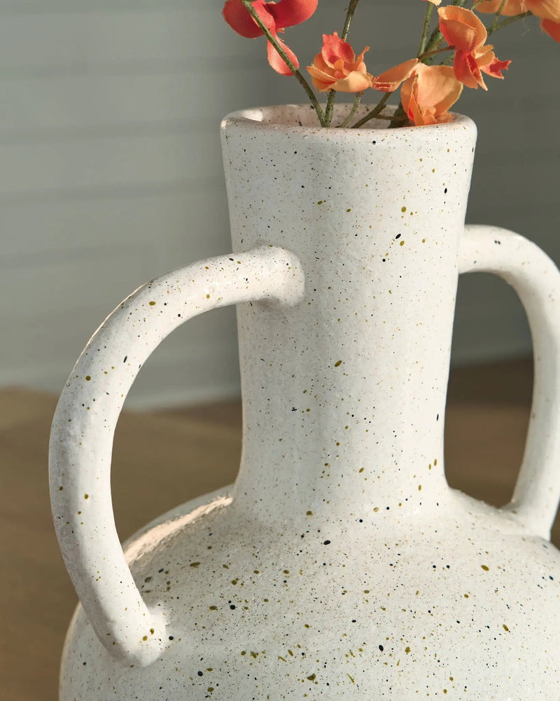 Dallinworth - Vase by Unique Piece Furniture