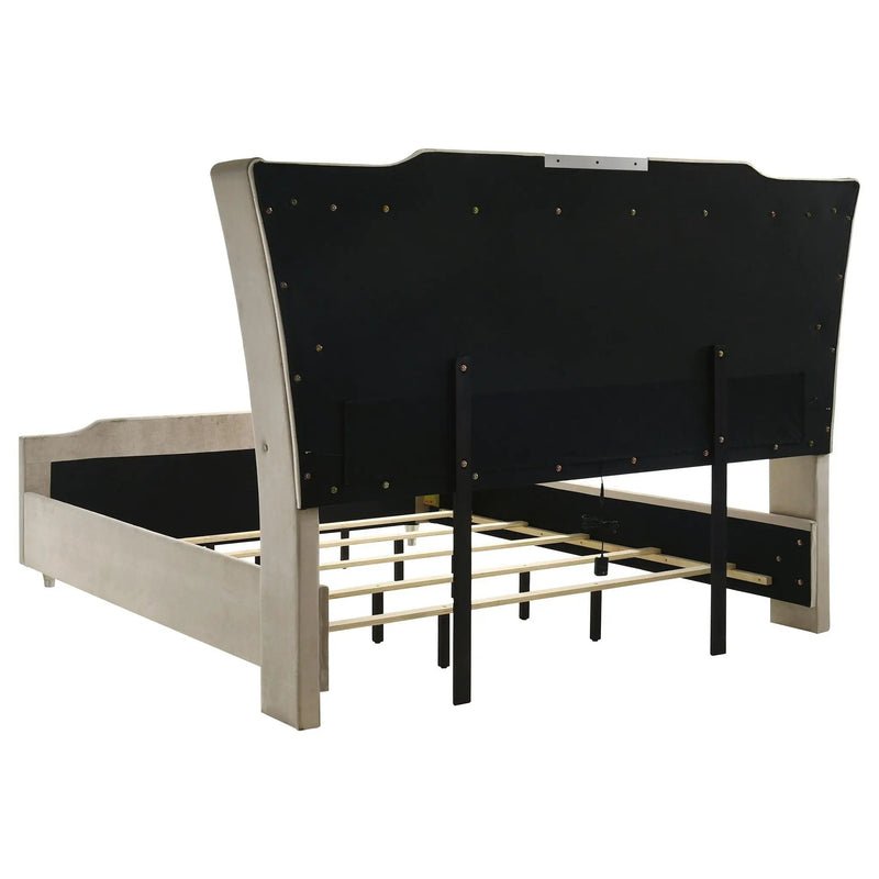 Lorient 5-piece California King Bedroom Set Ivory and Camel by Unique Piece Furniture