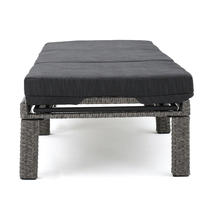 Puerta KD Chaise Lounge, Mixed by HouseOfZazla