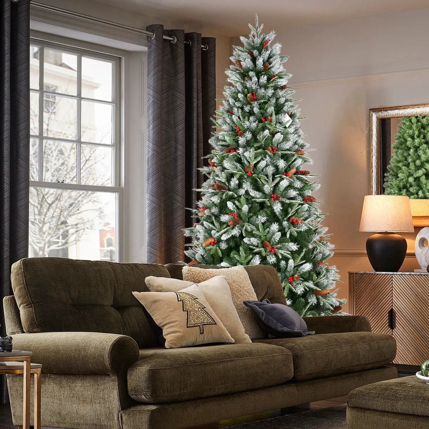 8Ft Christmas Tree with 2850 Tips by HouseOfZazla