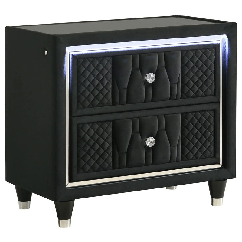 Lorient 5-piece Queen Bedroom Set Black by Unique Piece Furniture