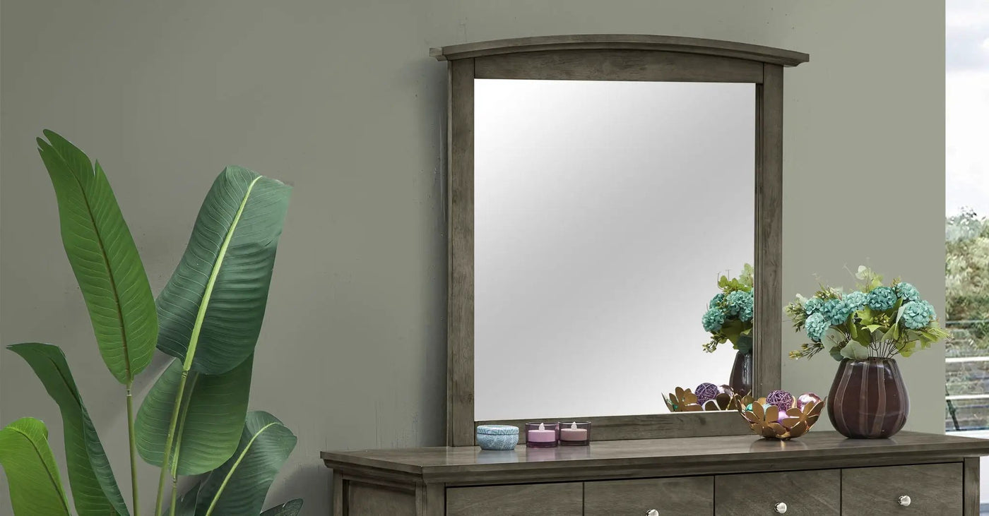 Hammond - Elegant Wall Mirror by HouseOfZazla