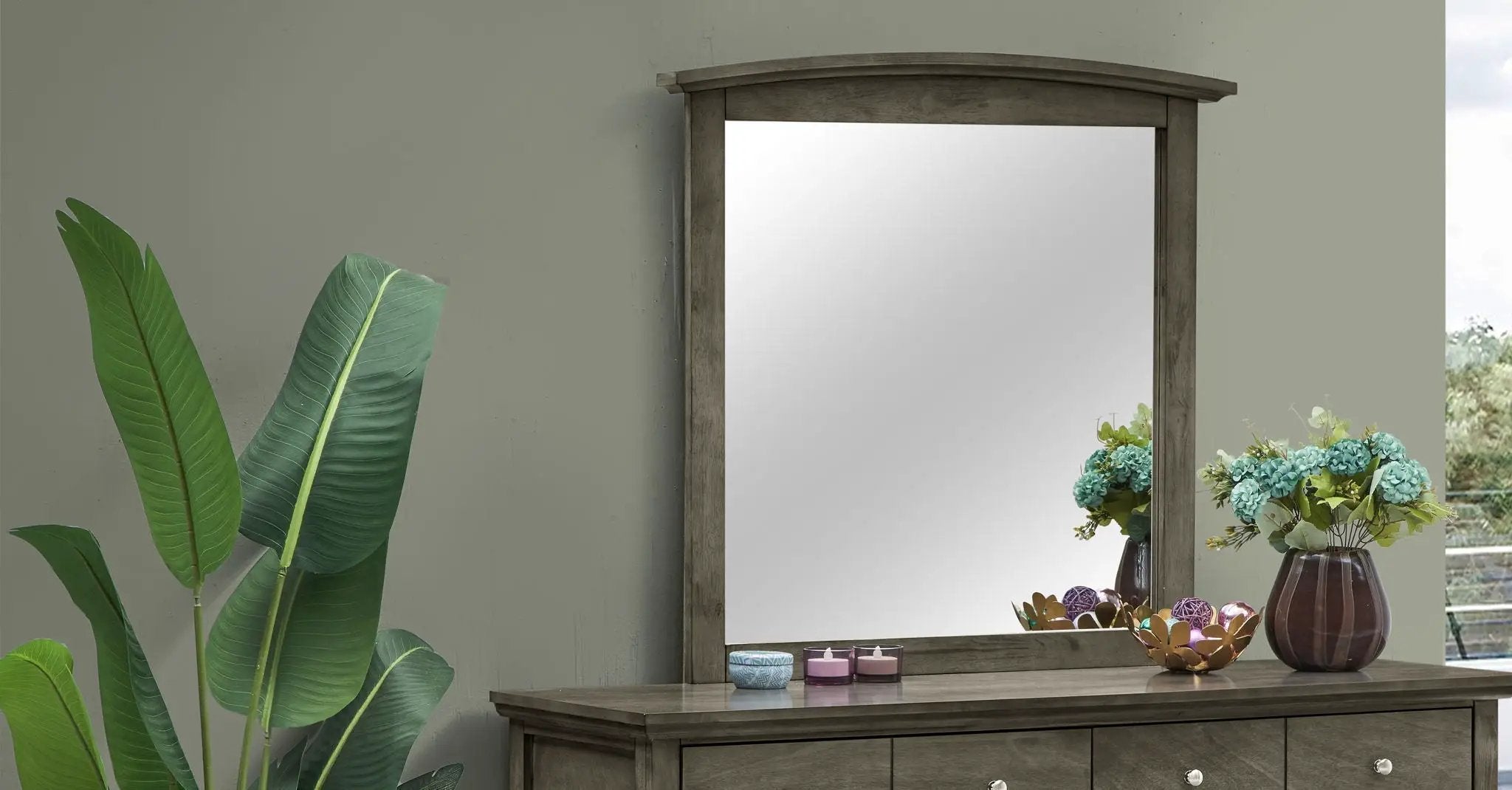 Hammond - Elegant Wall Mirror by HouseOfZazla