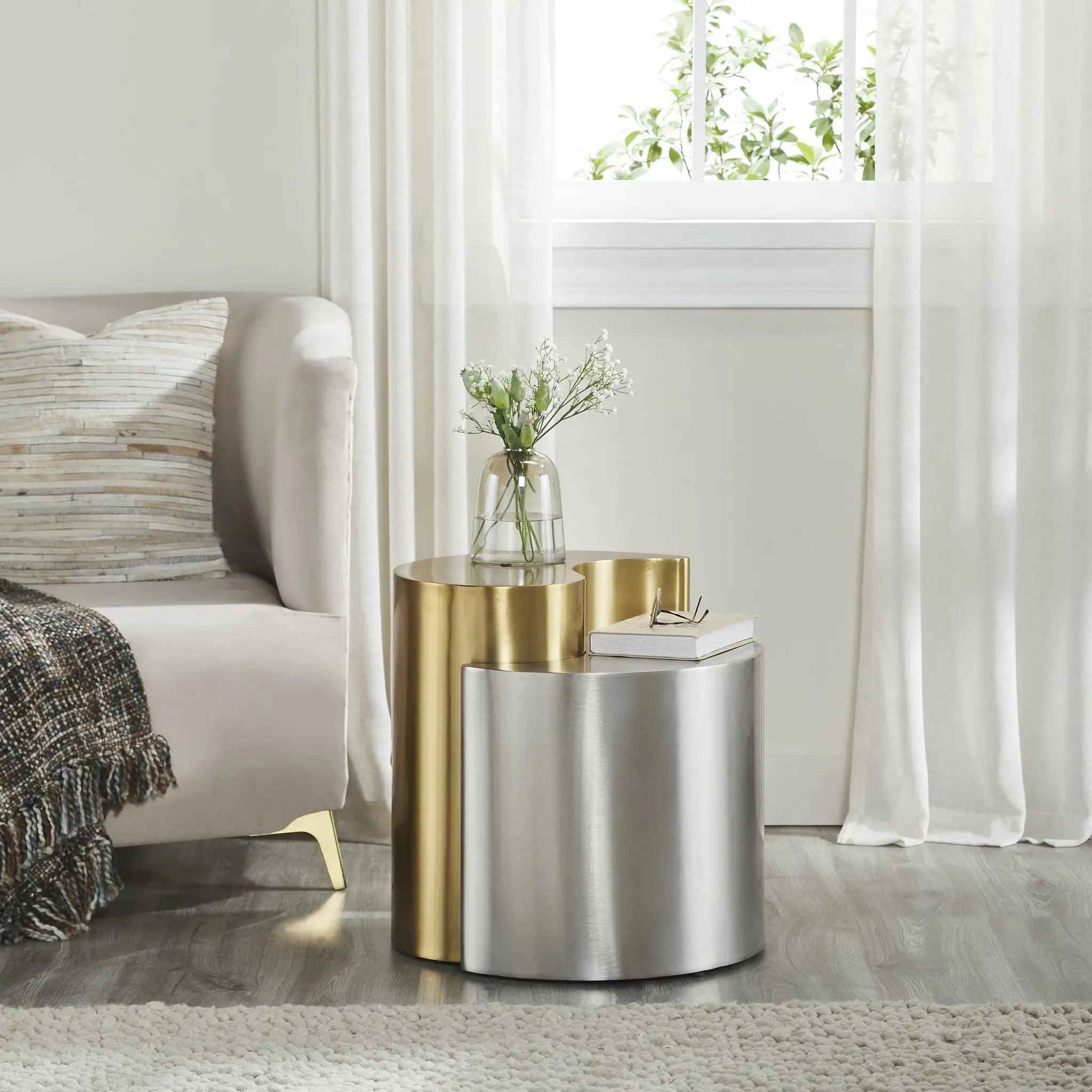 Ying Yang - Table by HouseOfZazla