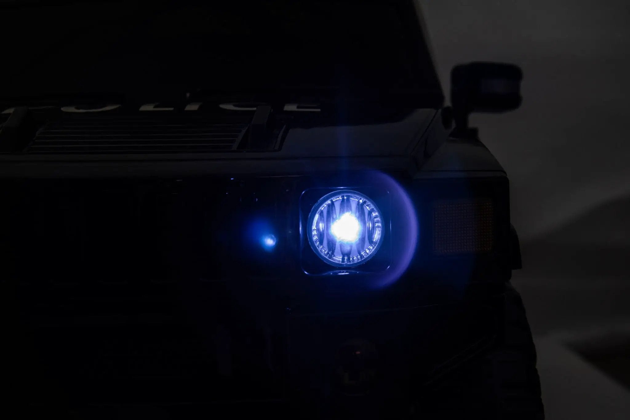 12V7A 30W*2 Four-Wheel Drive Seat One Button Start, Forward And Backward, High And Low Speed, Music, Front Light, Power Display, Two Doors Can Open, 2.4G R / C, Seat Belt Four Wheel Absorber by HouseOfZazla