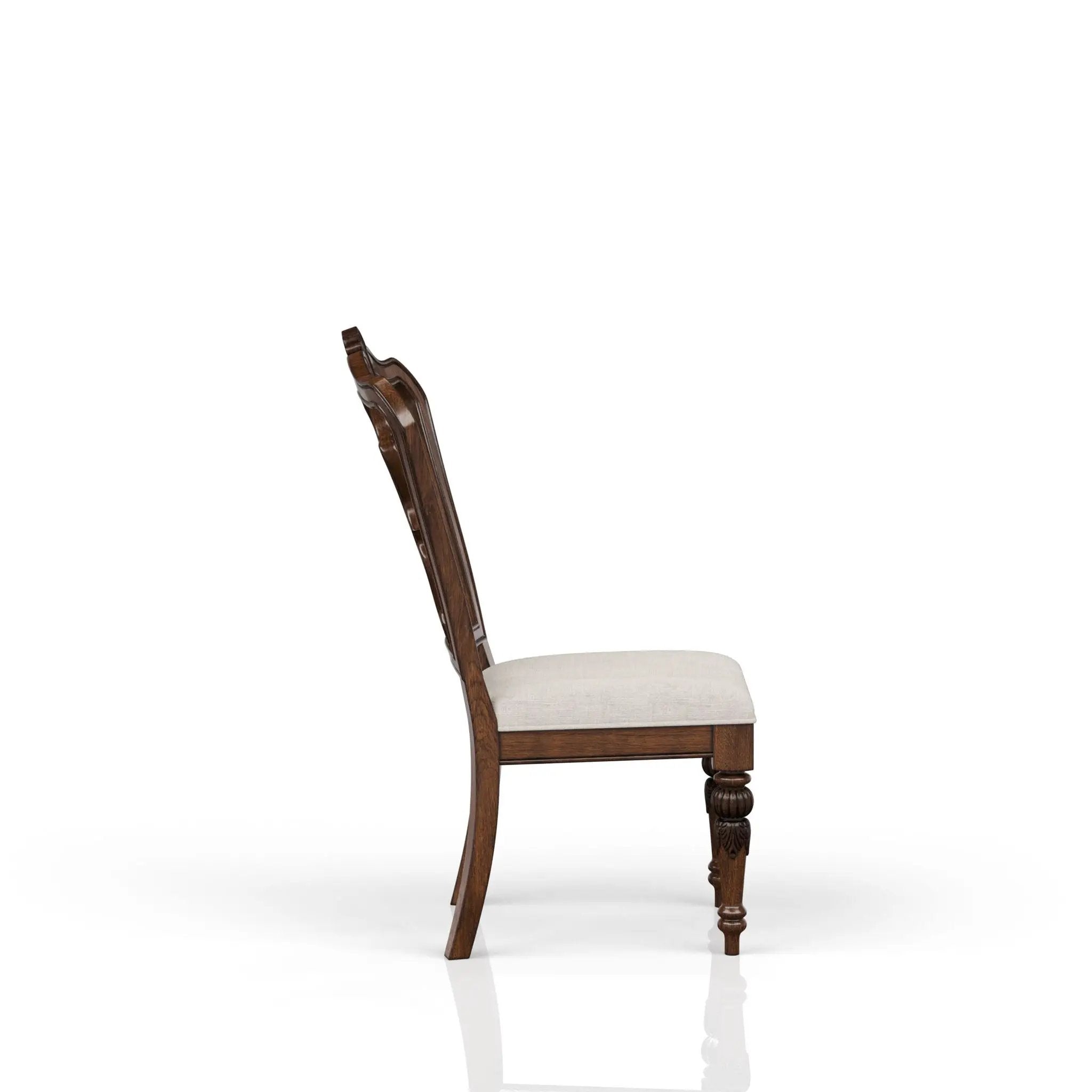 Traditional Chair by HouseOfZazla