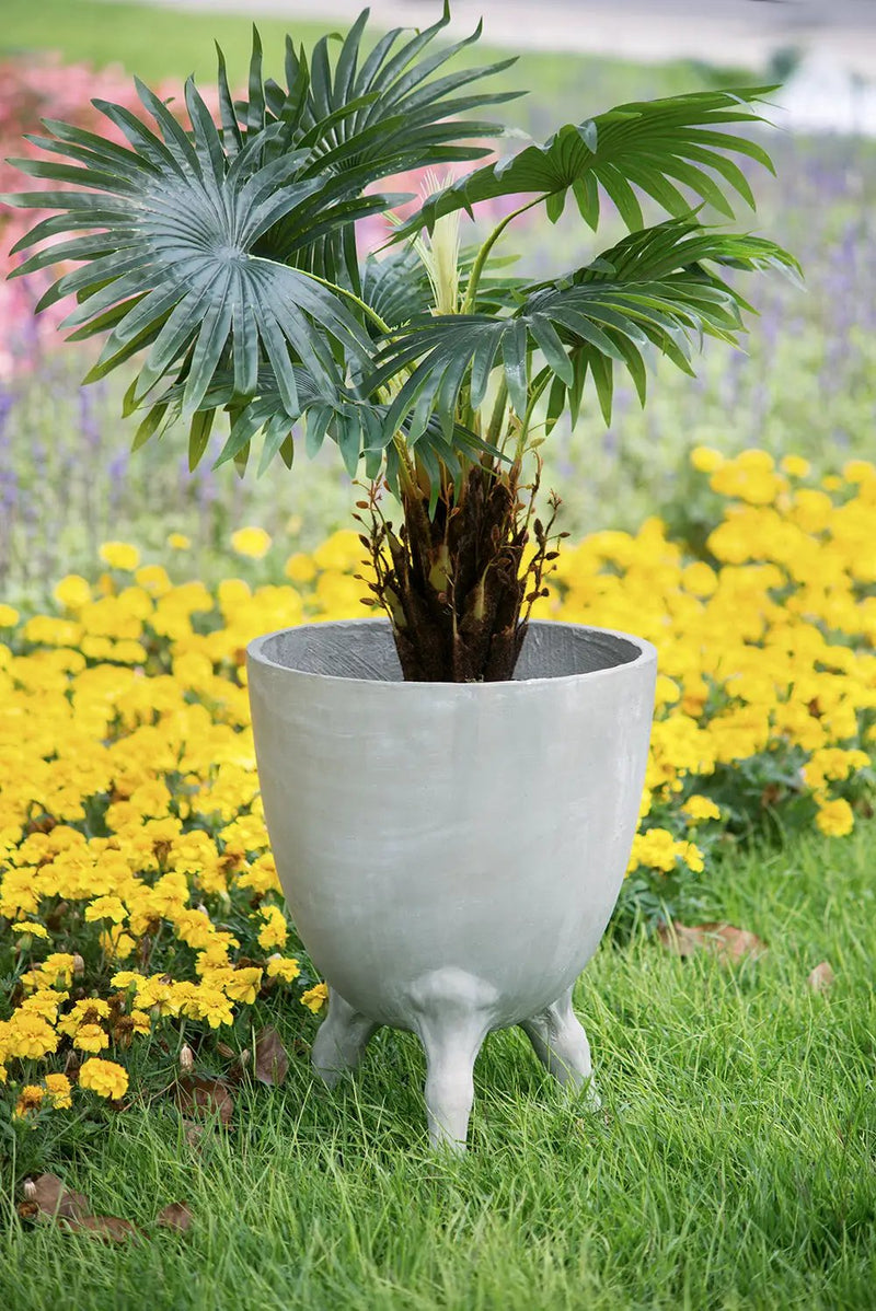 D16x22" Planter with Legs by HouseOfZazla