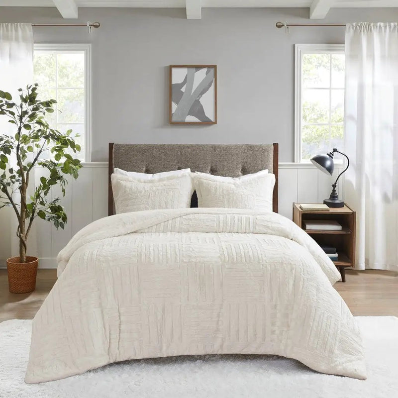 Full/Queen Fur Down Alternative Comforter Mini Set by HouseOfZazla