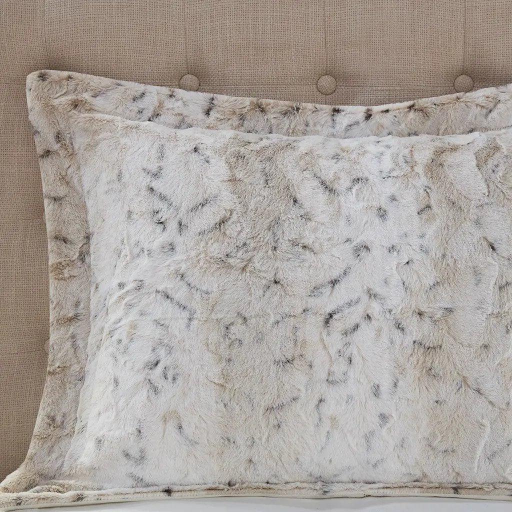 King 4PC Faux Fur Comforter Set by HouseOfZazla