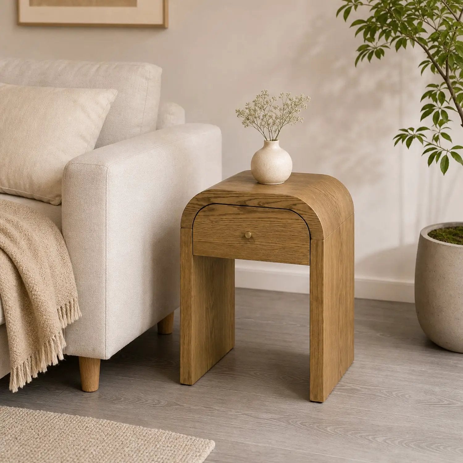 Curved Table by HouseOfZazla