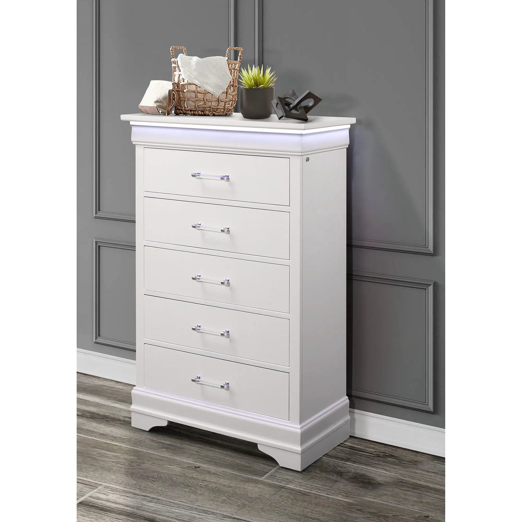 Charlston - Chest With LED by HouseOfZazla