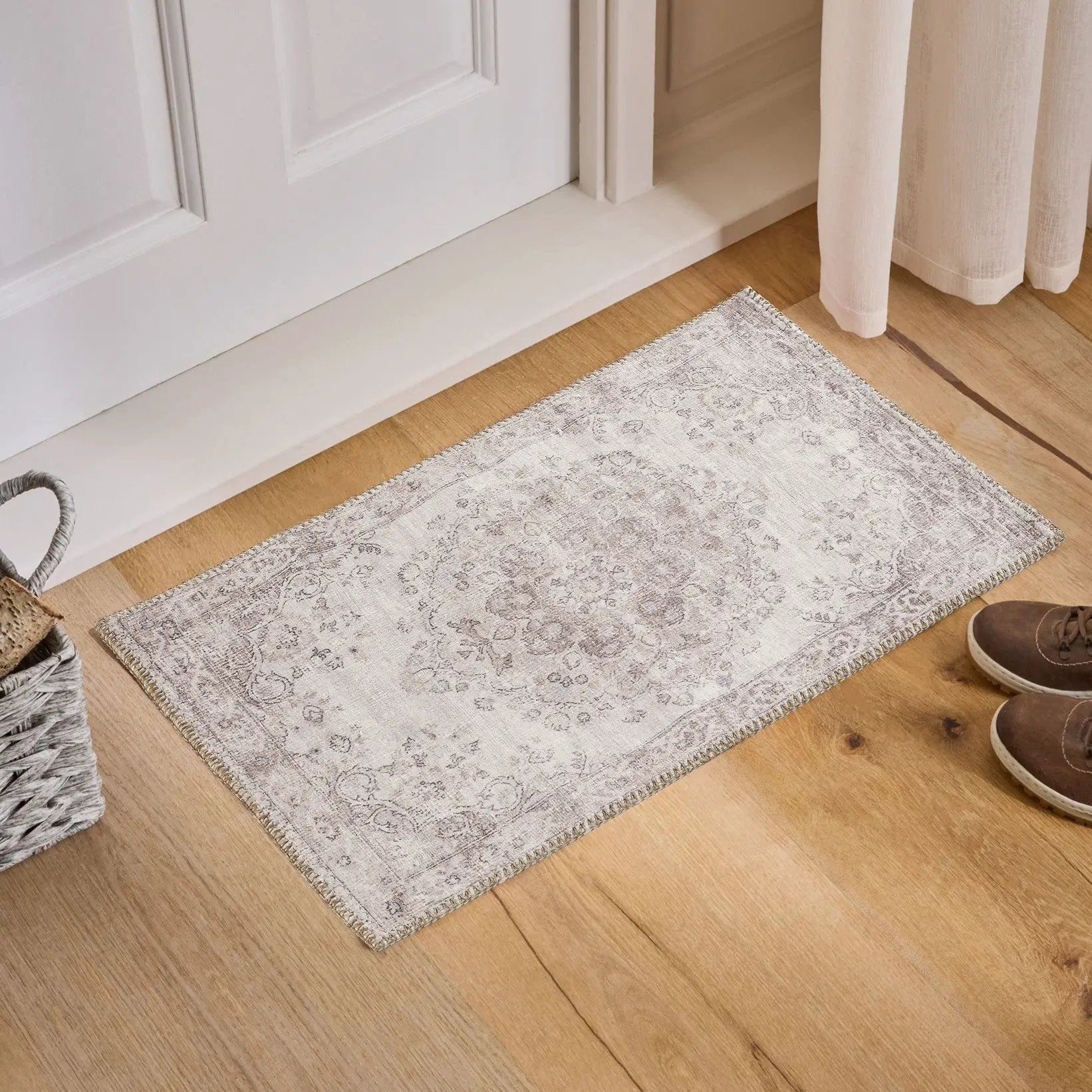 Oxford Collection Medallion Area Rug by HouseOfZazla