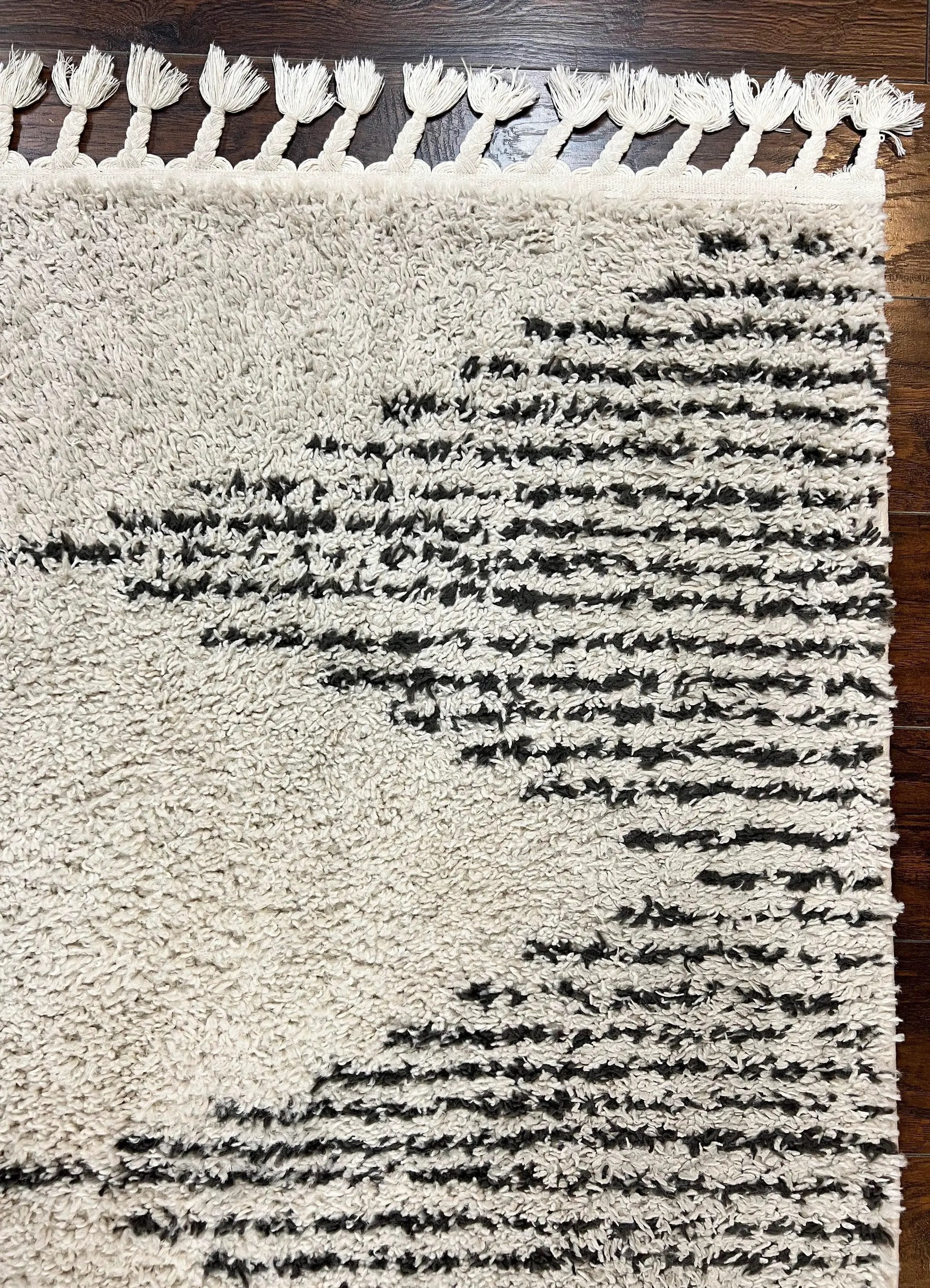 Shag Rug 5x8, Off White and Black Modern Contemporary Shag Area Rug, Moroccan Style Rug 5 x 8 ft, Medium Sized Rug, nuLoom Rug by Jewel Rugs