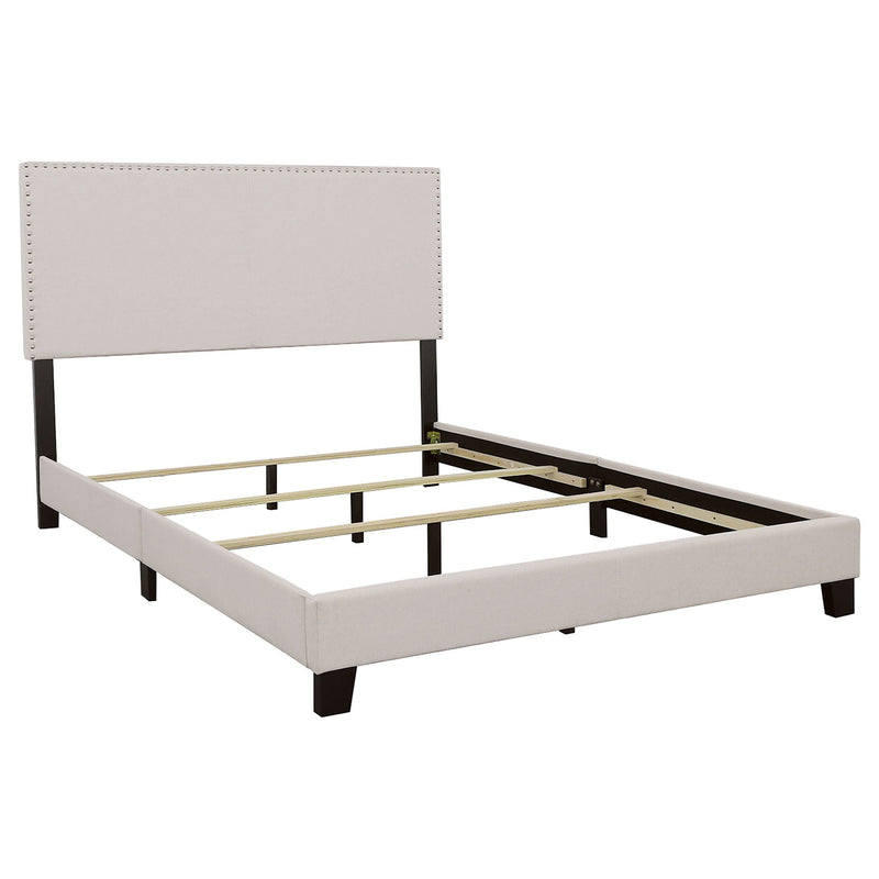 Guyancourt - Panel Bed by HouseOfZazla