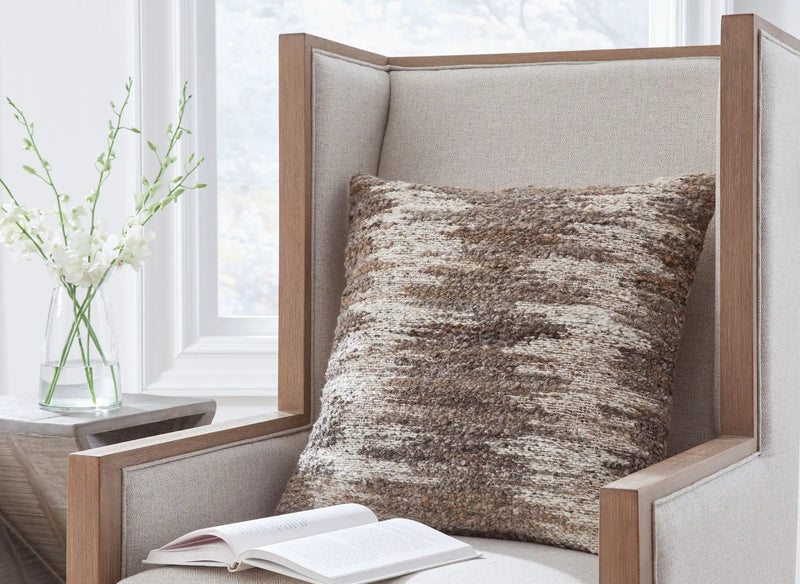 Nealton - Pillow by Unique Piece Furniture