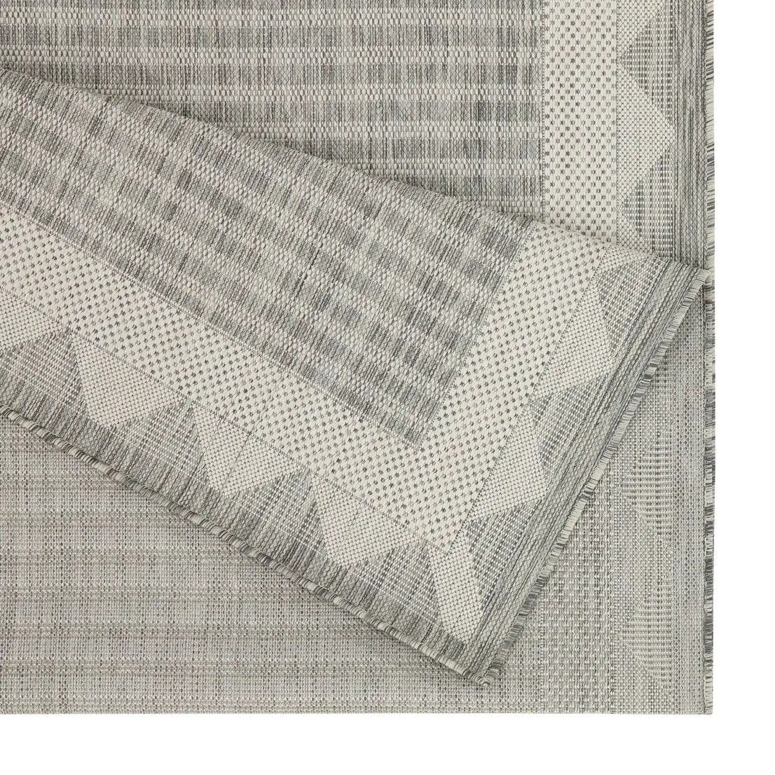 Sunshine - 5'3" X 7'3" Indoor & Outdoor Area Rug - Silver - Polypropylene by Unique Piece Furniture