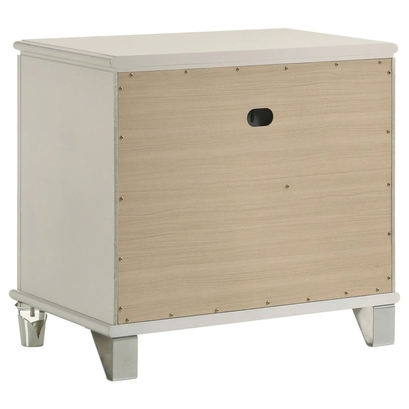Olivia 5-piece Queen Bedroom Set Pearl White by Unique Piece Furniture