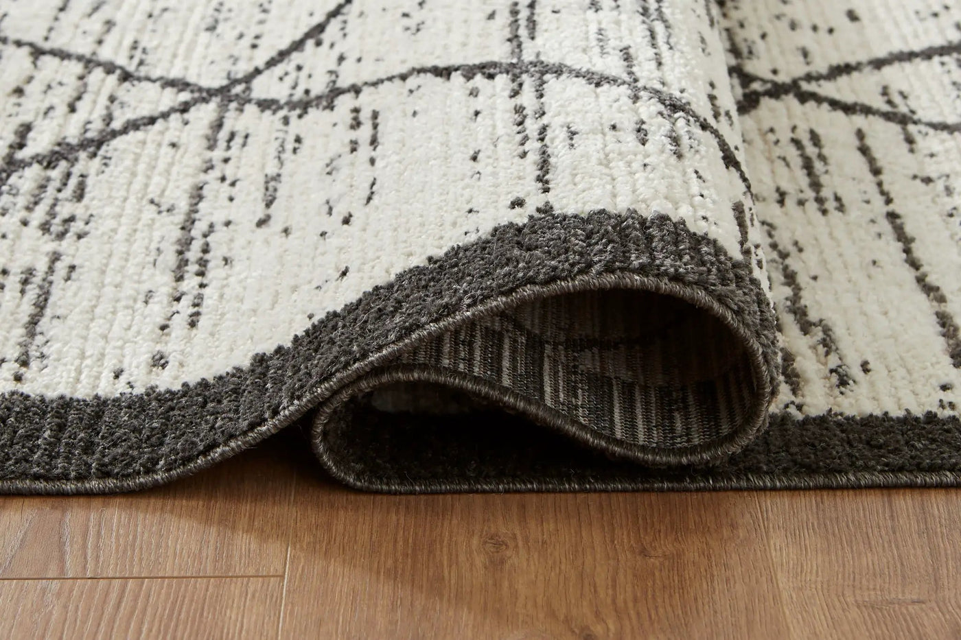 Fenriston - Rug by Unique Piece Furniture