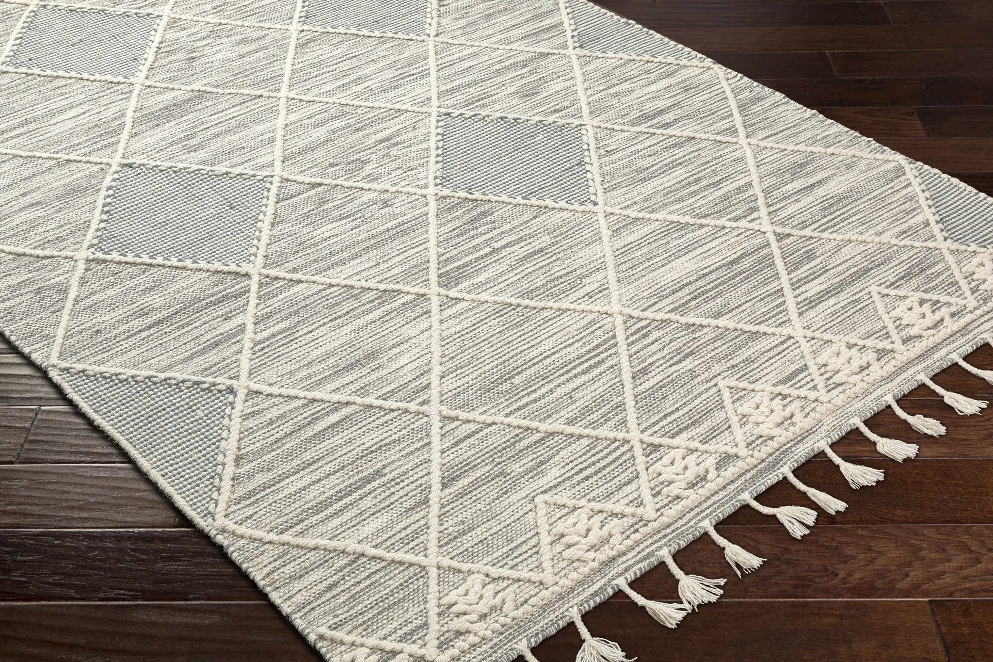 Bicos Tasseled Jute Rug - Clearance by Boutique Rugs