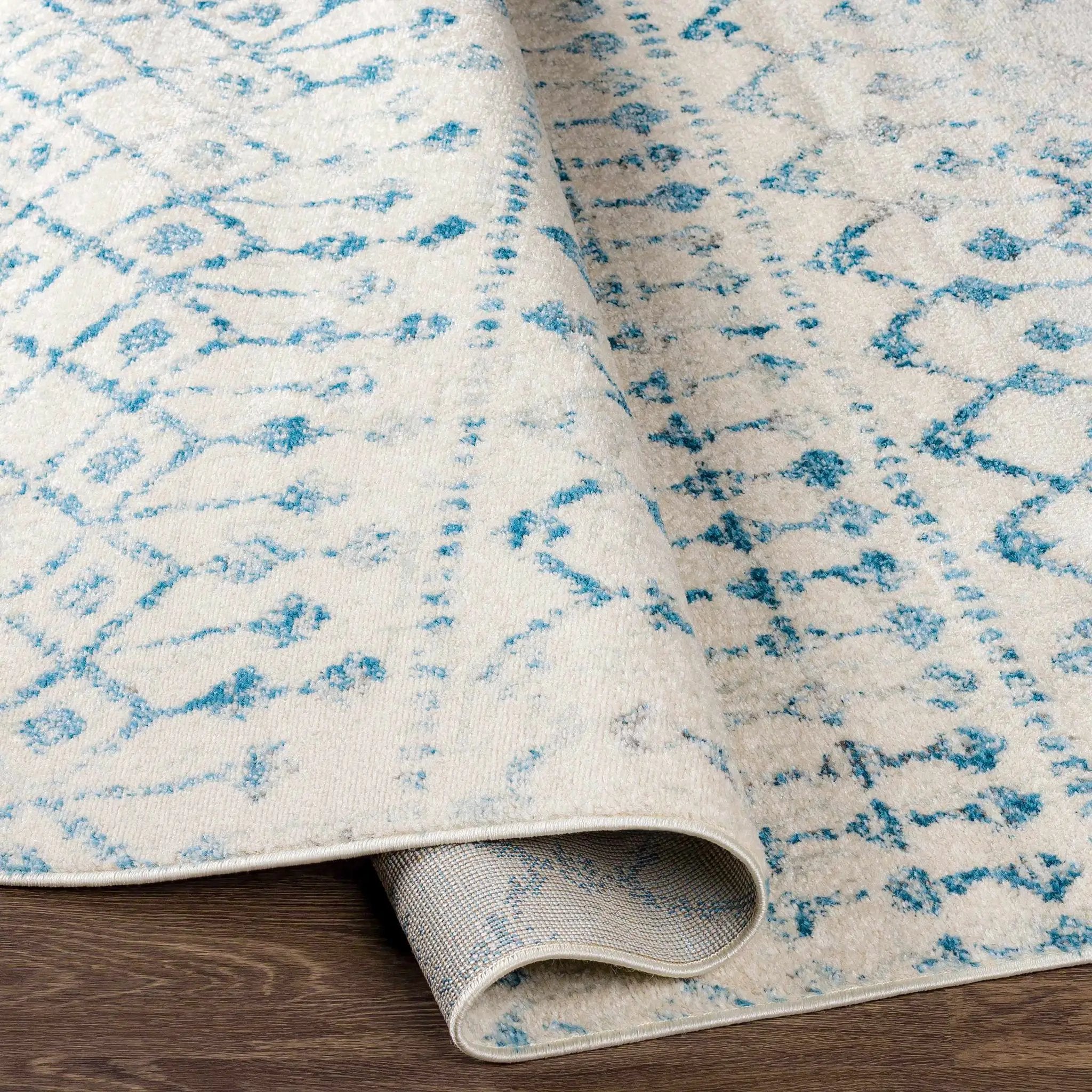 Binabalian Blue&White Tribal Area Carpet - Clearance by Boutique Rugs