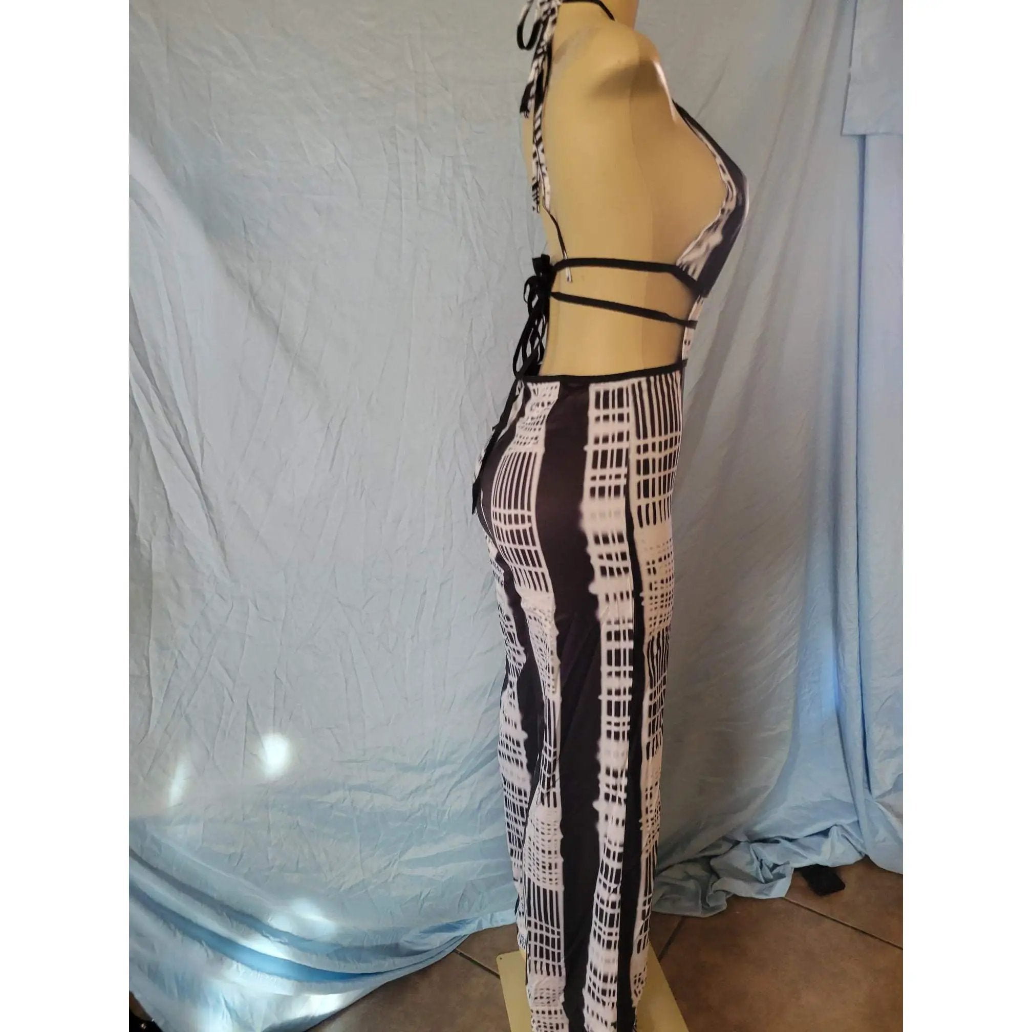Mundefeis Black and White Tie back pantsuit by Selzalot