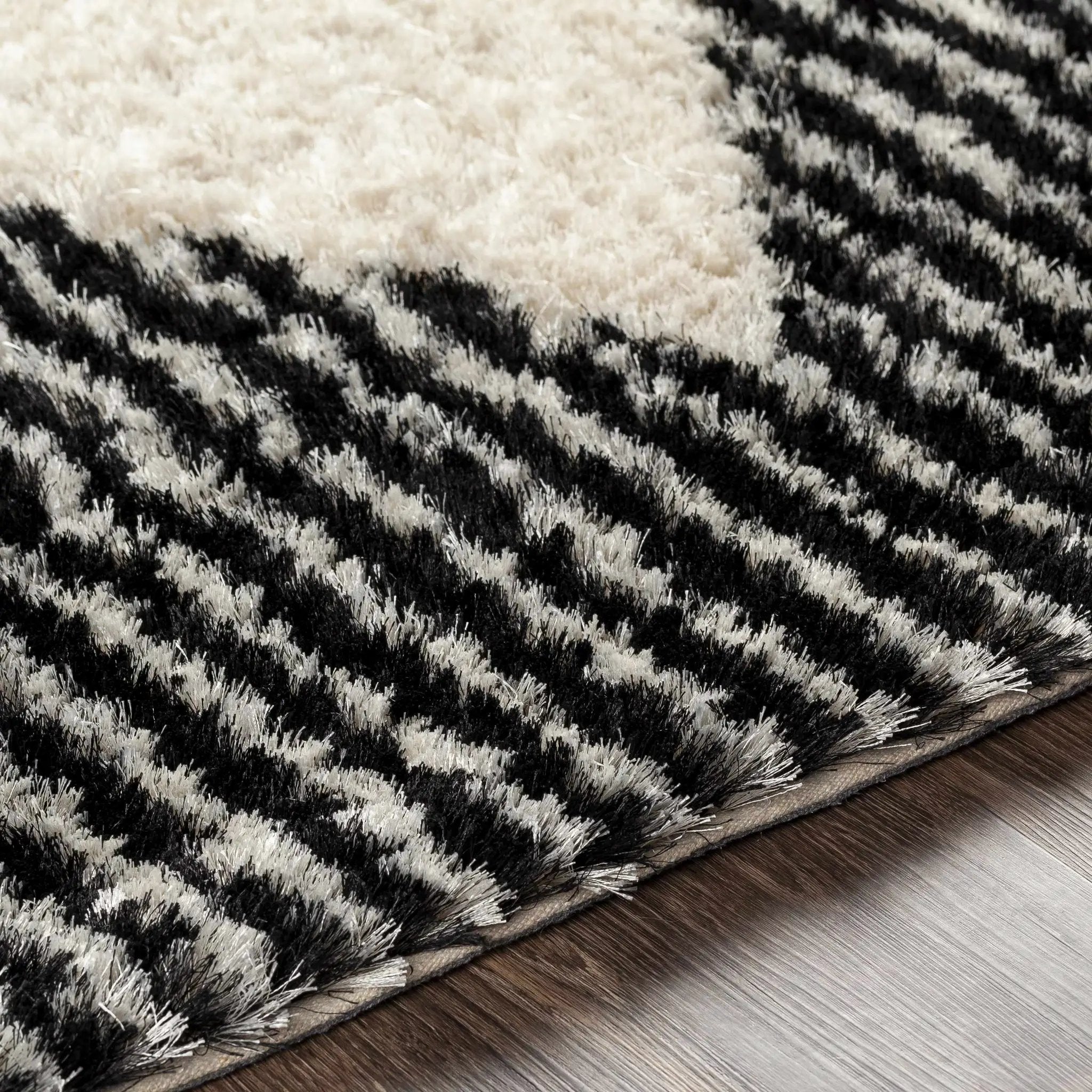 Aberchirder Ivory&Black Diamond Plush Rug - Clearance by Boutique Rugs