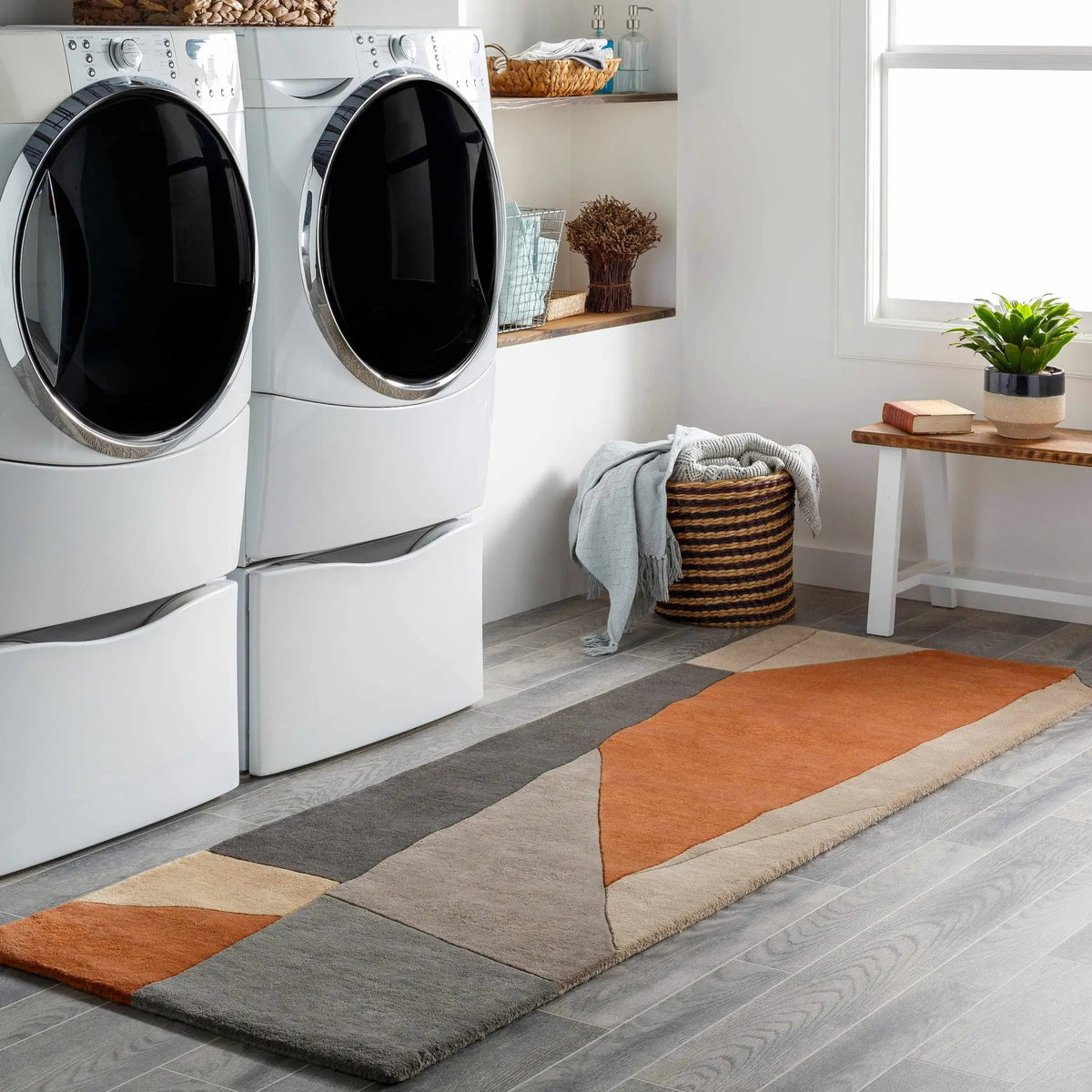 Bracknell Modern Wool Rug, installed in a room 2