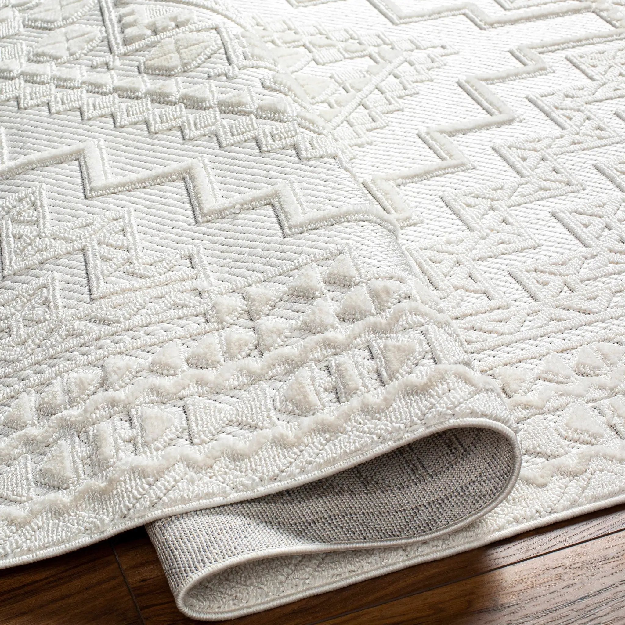Alya White Fringe Rug by Hauteloom