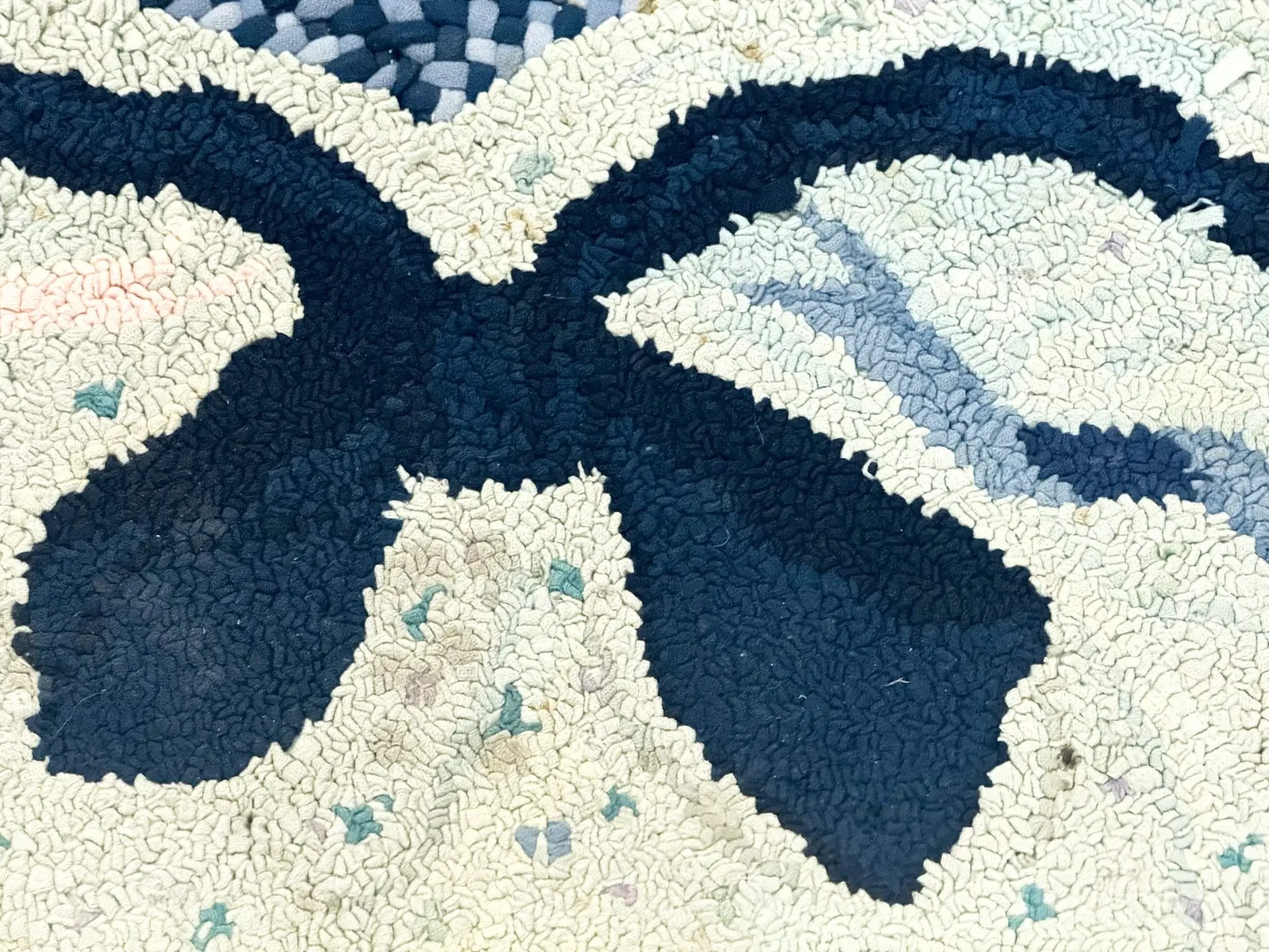 Small American Hooked Rug, Vintage Welcome Mat, Heart Shaped, Ivory and Blue by Jewel Rugs