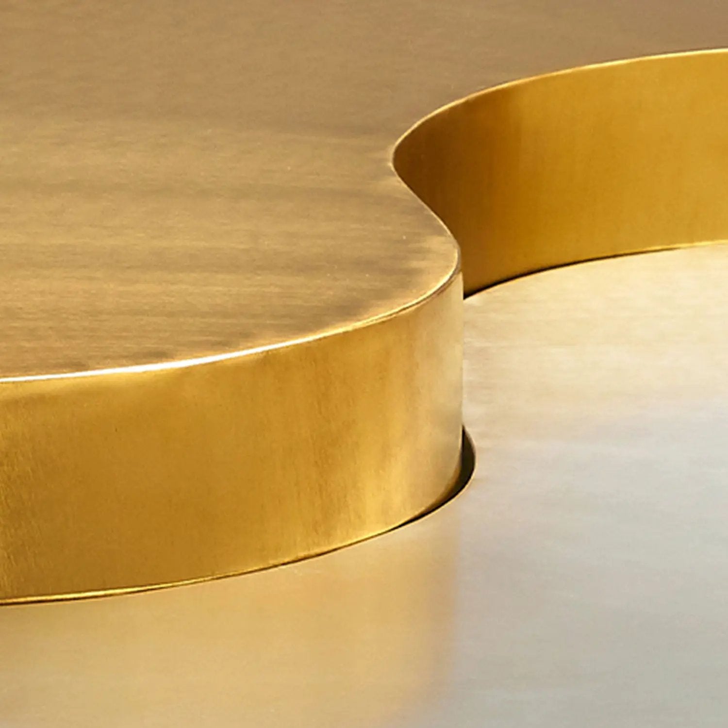 Ying Yang - Table by HouseOfZazla