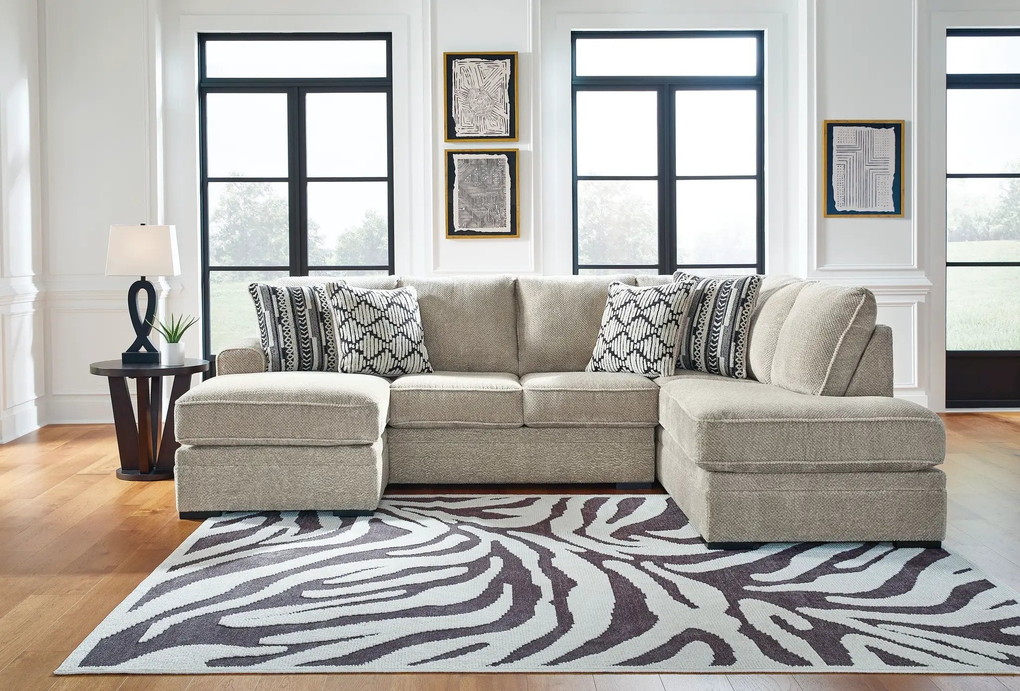 Calnita - Sectional by Unique Piece Furniture