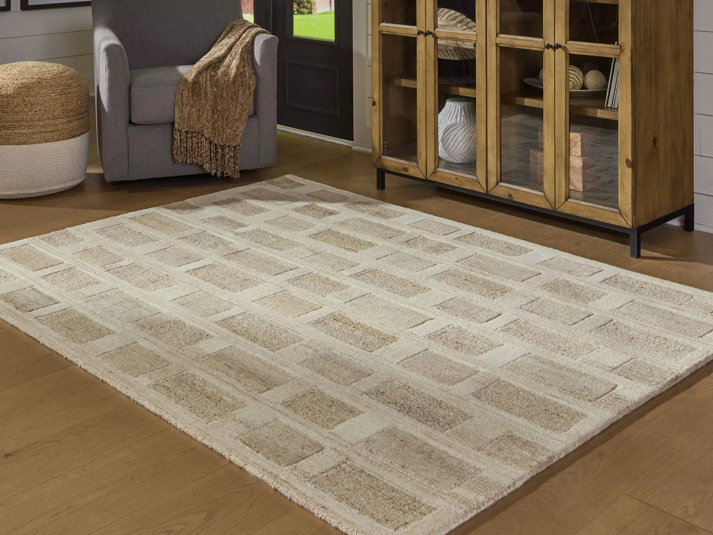 Lisgrove - Rug by Unique Piece Furniture