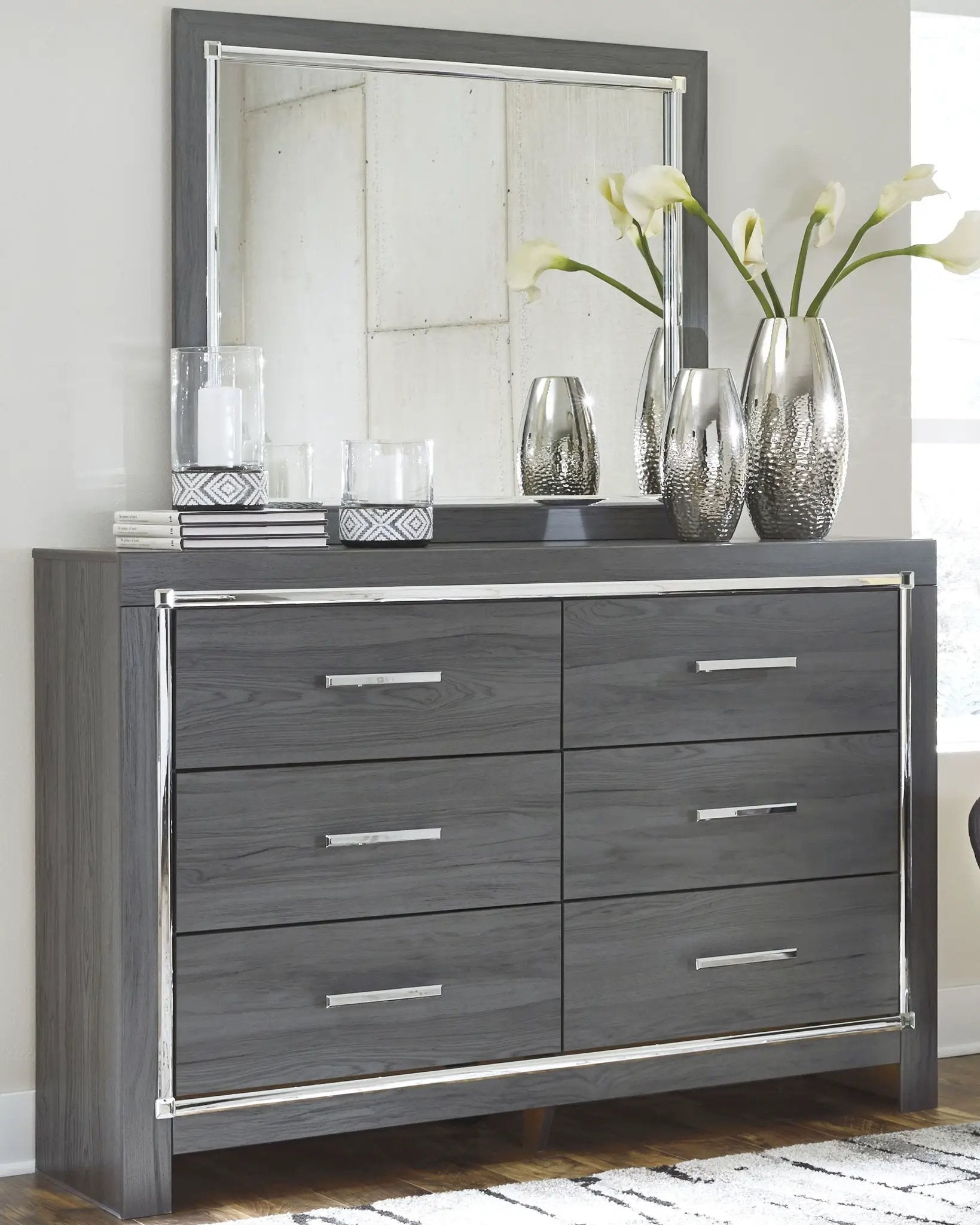 Lodanna - Dresser by Unique Piece Furniture