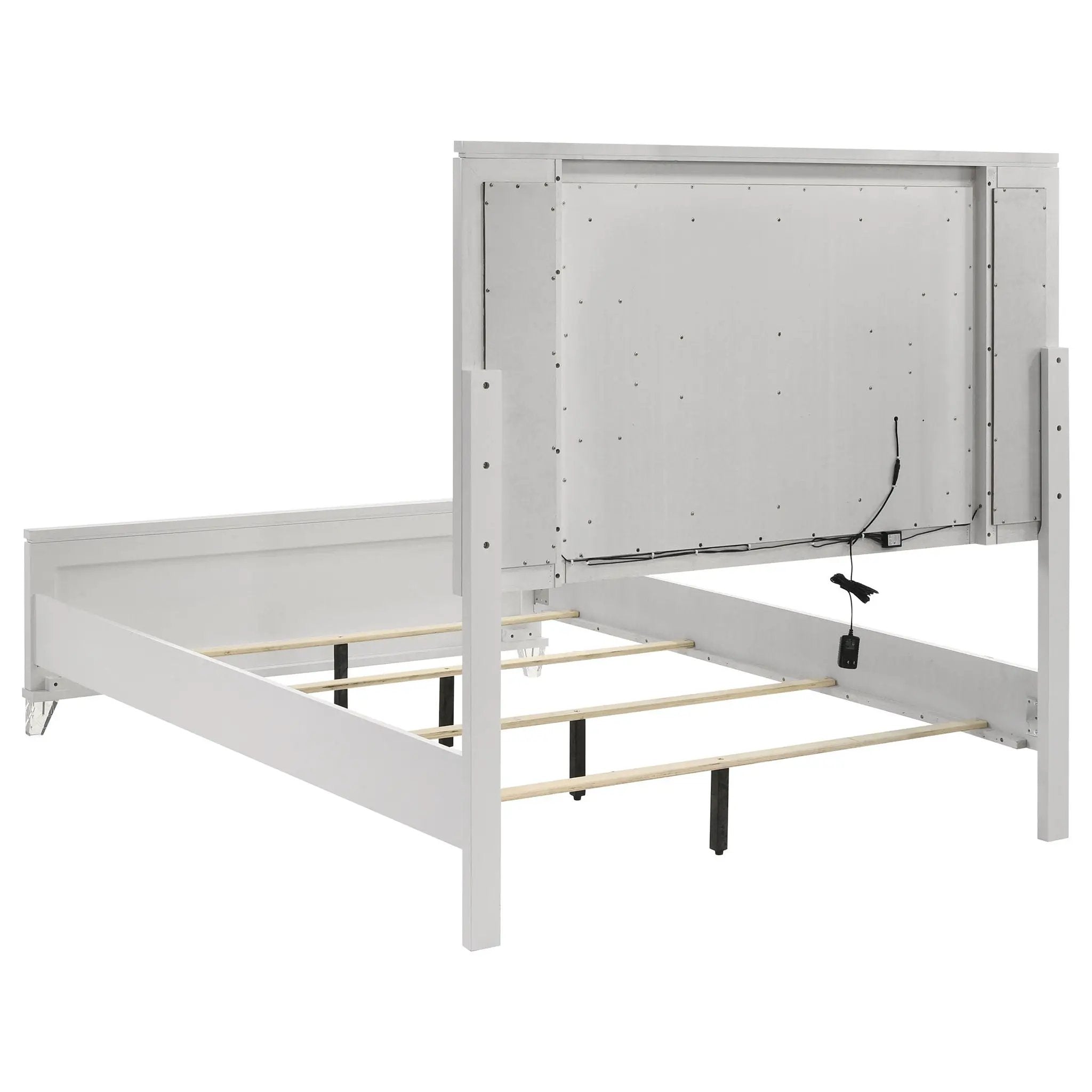 Marmore 4-piece Queen Bedroom Set White by Unique Piece Furniture