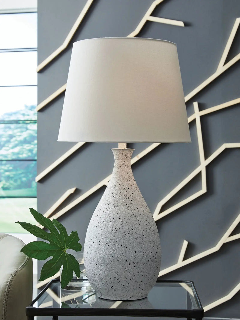 Wyattford - Metal Table Lamp - White / Black by Unique Piece Furniture