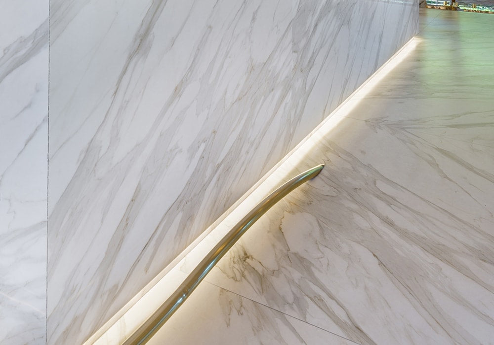 Calacatta Gold Polished Sintered Stone Slab 125x63 CG01R room scene