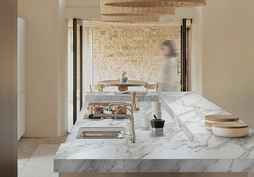 Calacatta Royale Sintered Stone Slab Polished Finish Random C01 room scene
