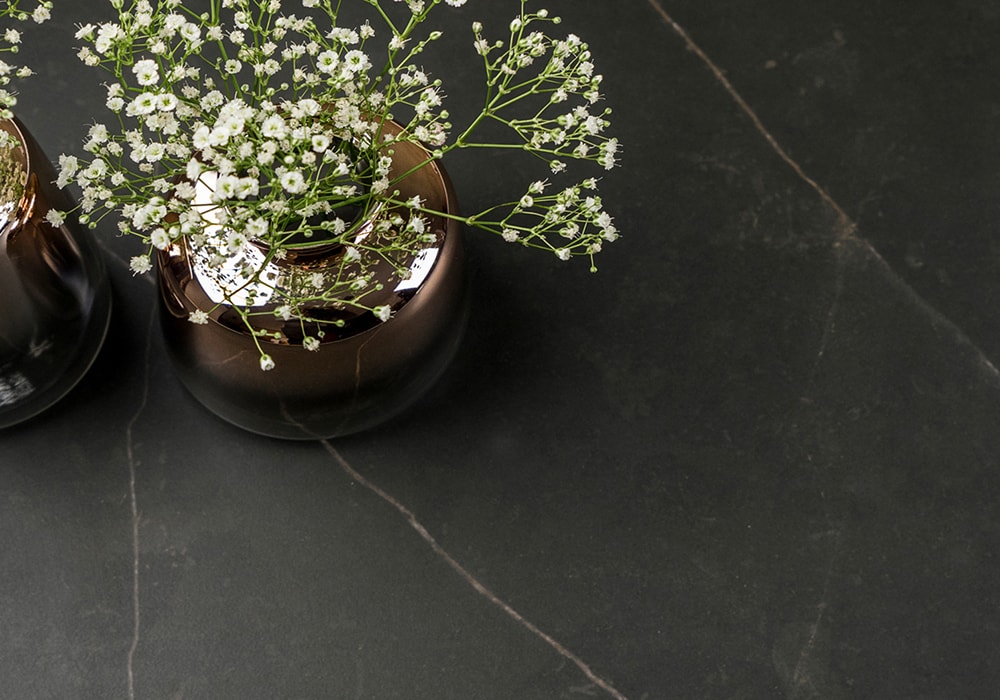 Calatorao Matte Sintered Stone Slab 125x63 room scene 3
