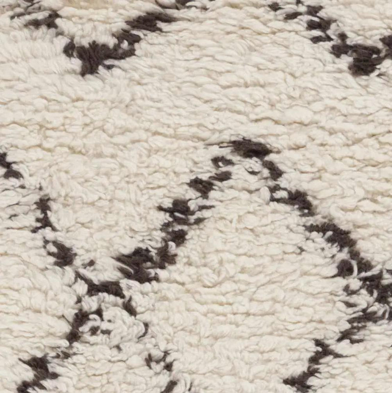 Catoosa White/Black Trellis Wool Rug - Clearance by Boutique Rugs
