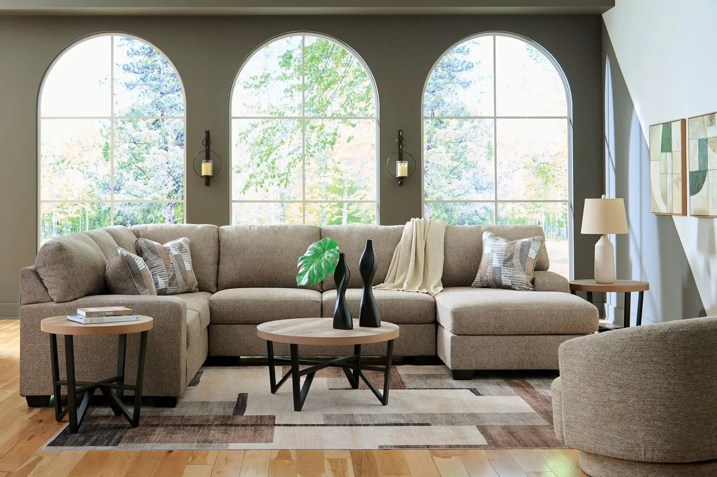 Newellen - Sectional by Unique Piece Furniture