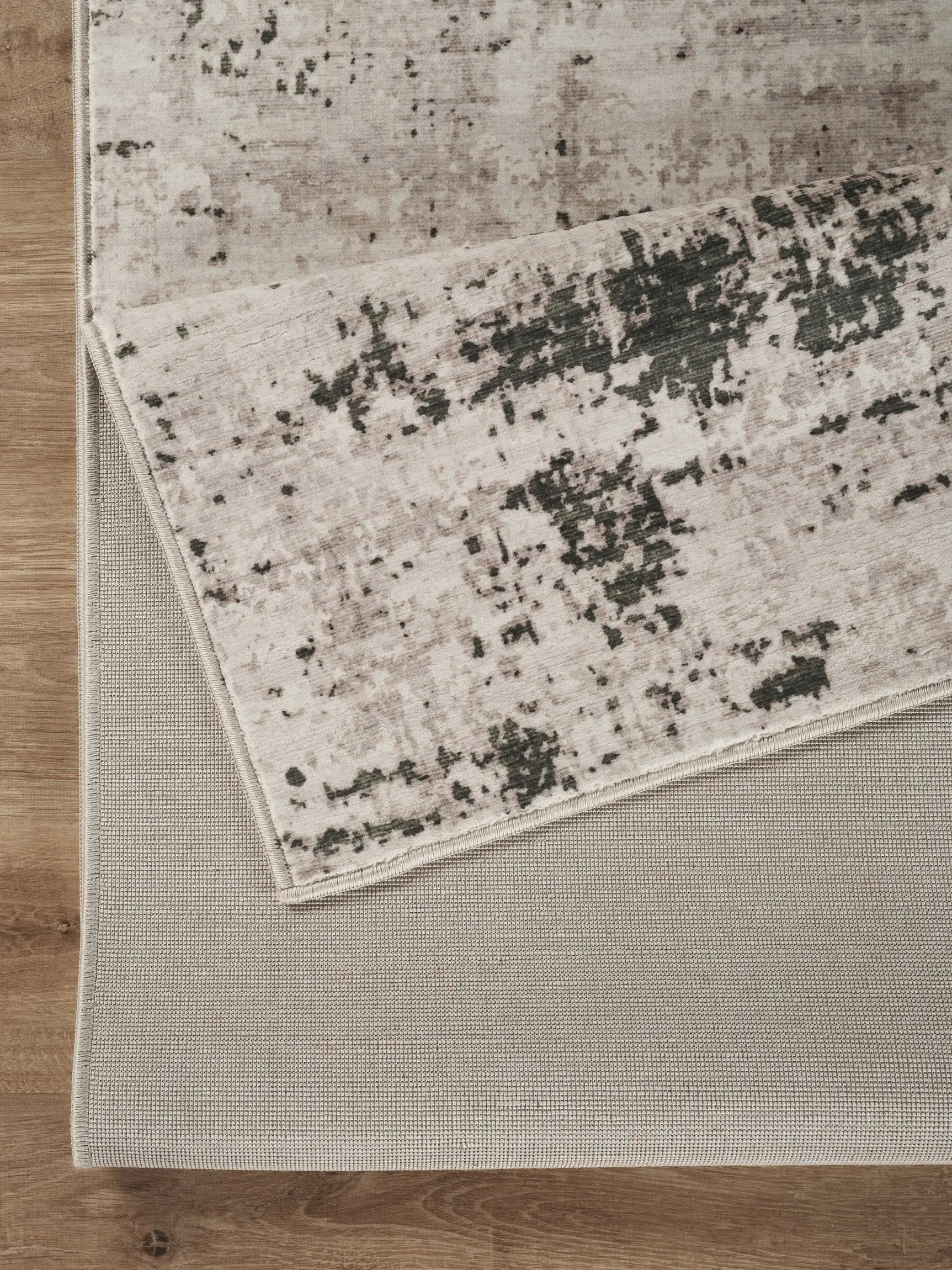 Jewel GC_STU3026 Area Rug by HouseOfZazla