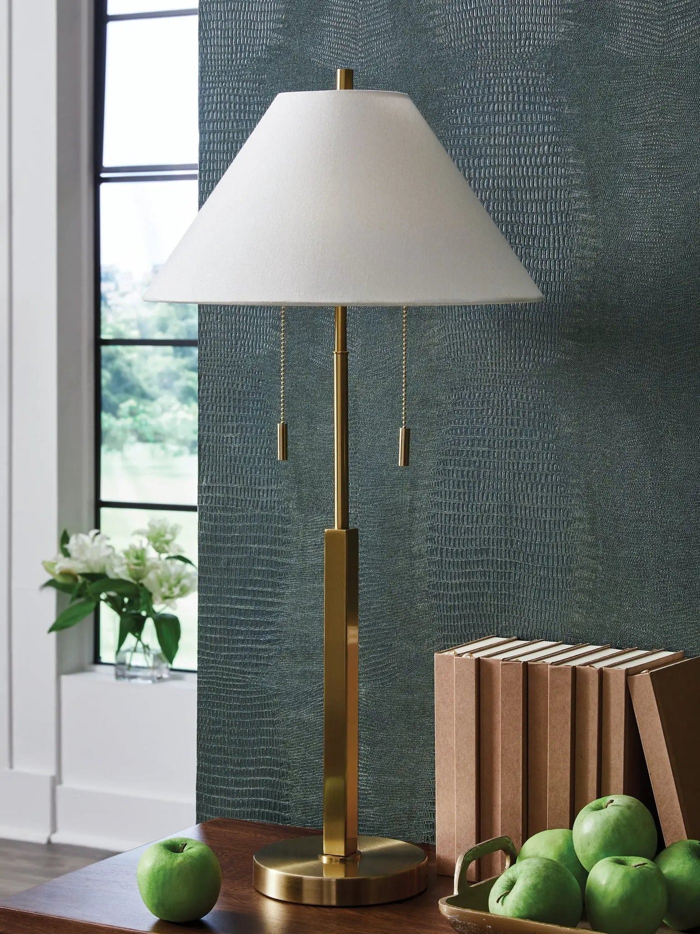Haigwood - Metal Lamp by Unique Piece Furniture