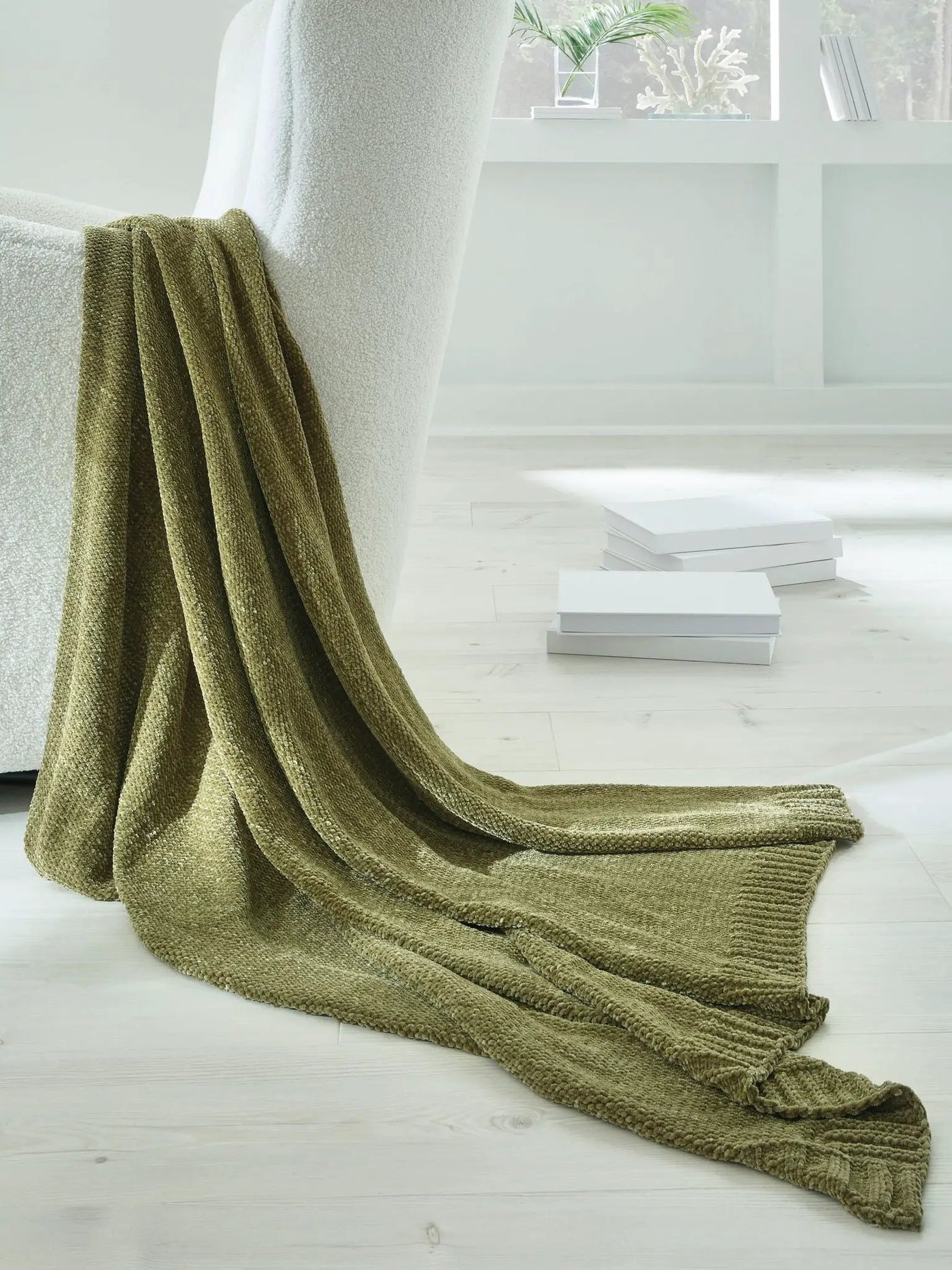 Anawood - Throw by Unique Piece Furniture