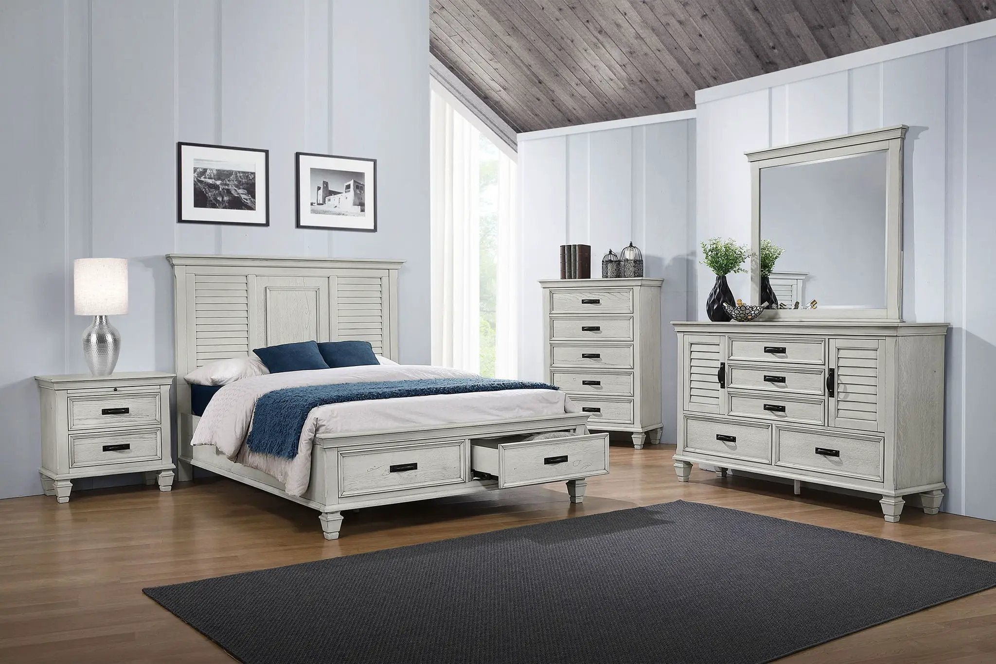 Franco 5-piece Queen Bedroom Set Distressed White by Unique Piece Furniture