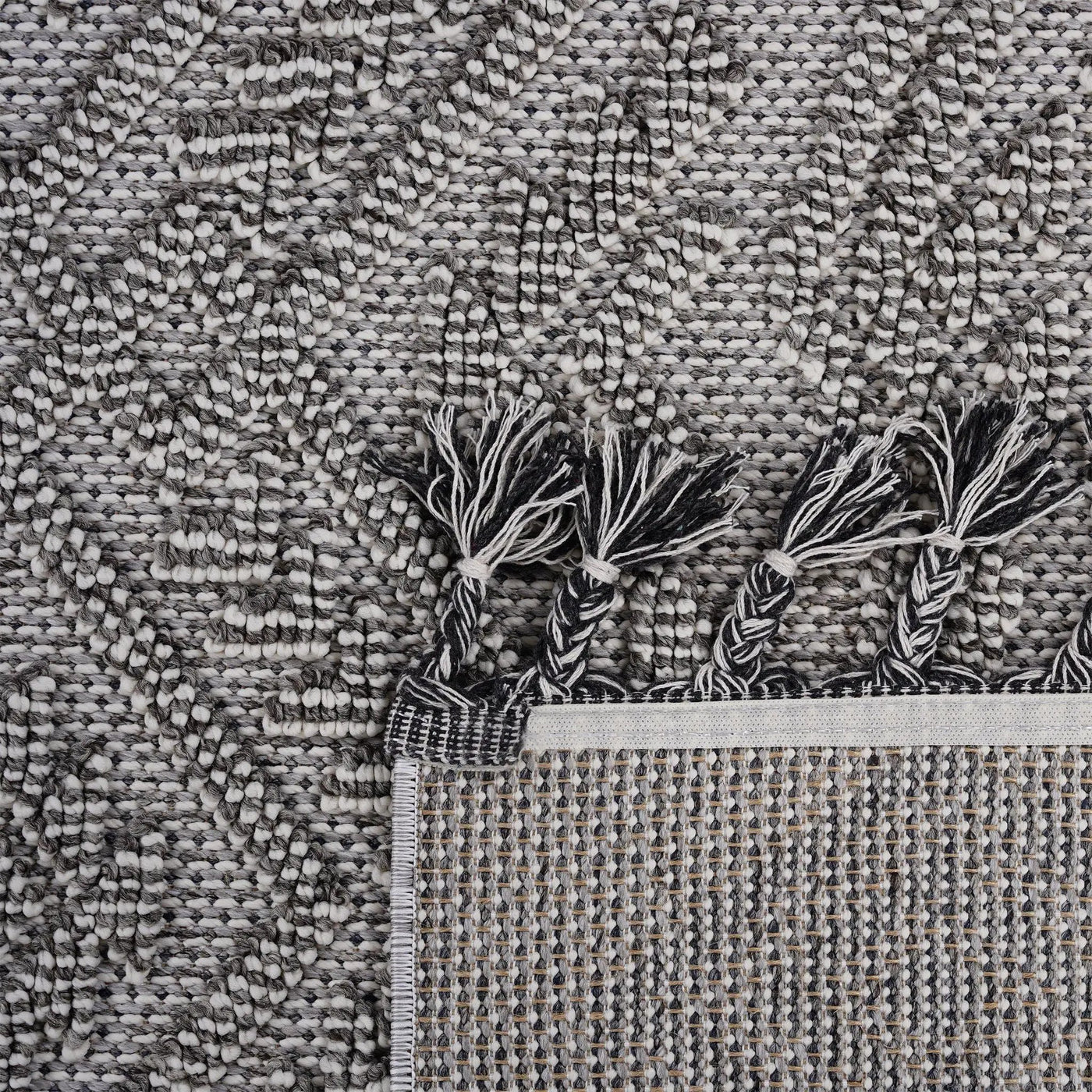 Guros - Traditional Indoor / Outdoor Rug by HouseOfZazla