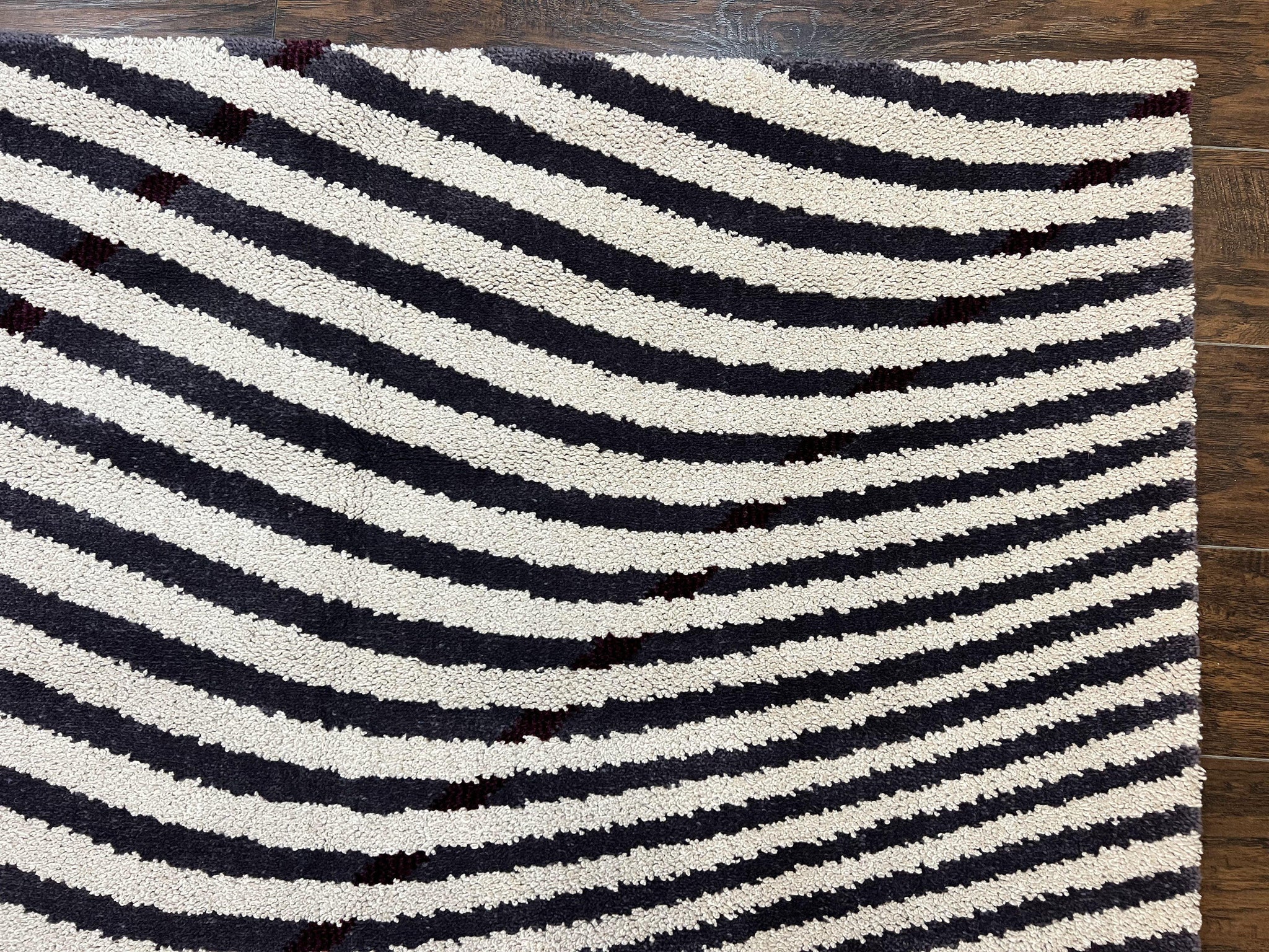 Vintage Zebra Stripes Shag Rug 5.7 x 7.4, Black and White, Retro, Wool by Jewel Rugs