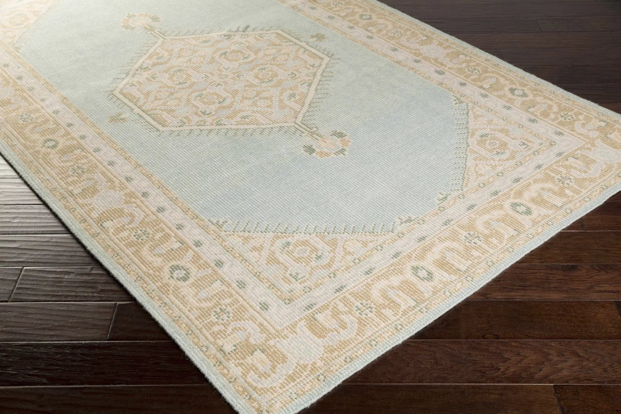 Carpio Carpet - Clearance by Boutique Rugs