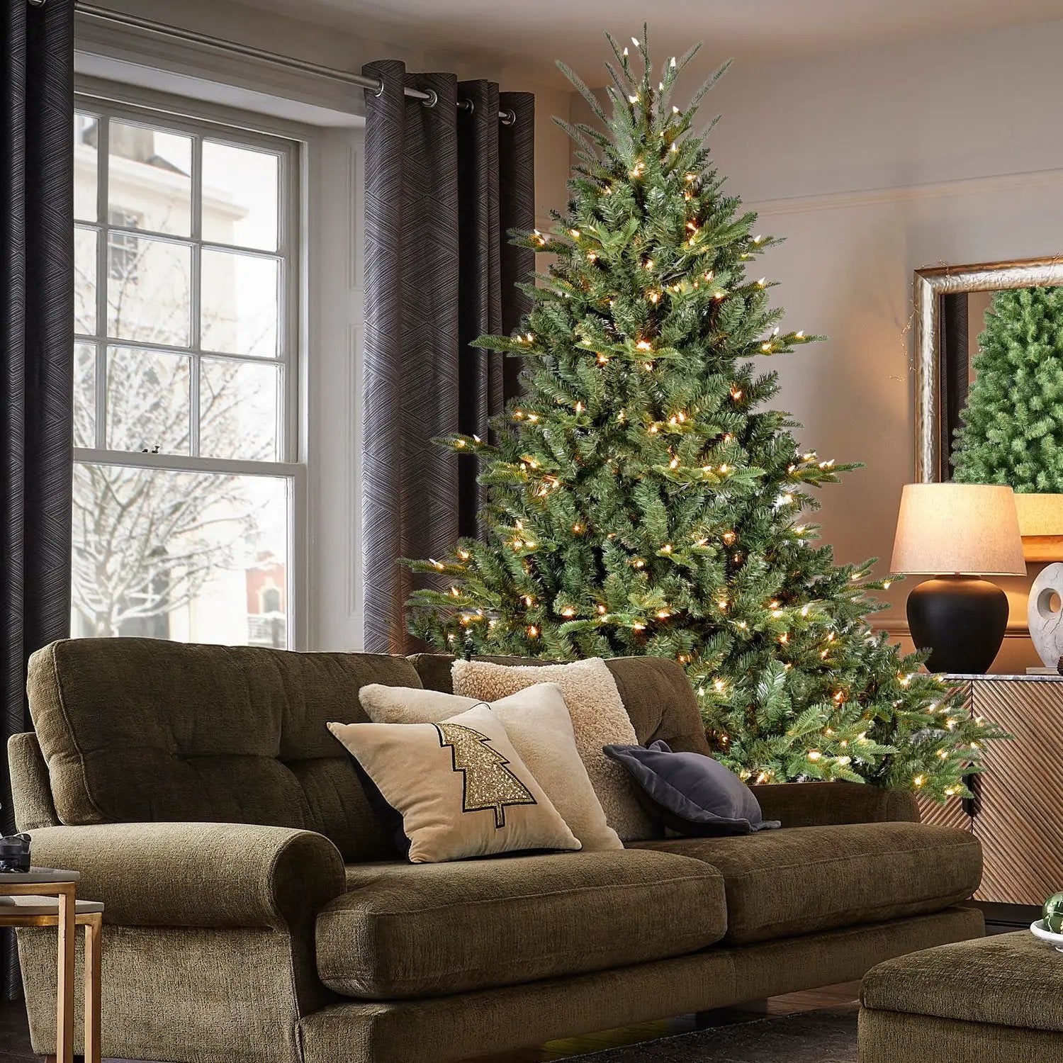 7FT Full-Shape Christmas Tree with 750 UL Lights by HouseOfZazla