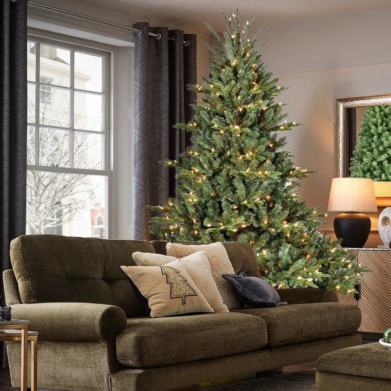 7FT Full-Shape Christmas Tree with 750 UL Lights by HouseOfZazla