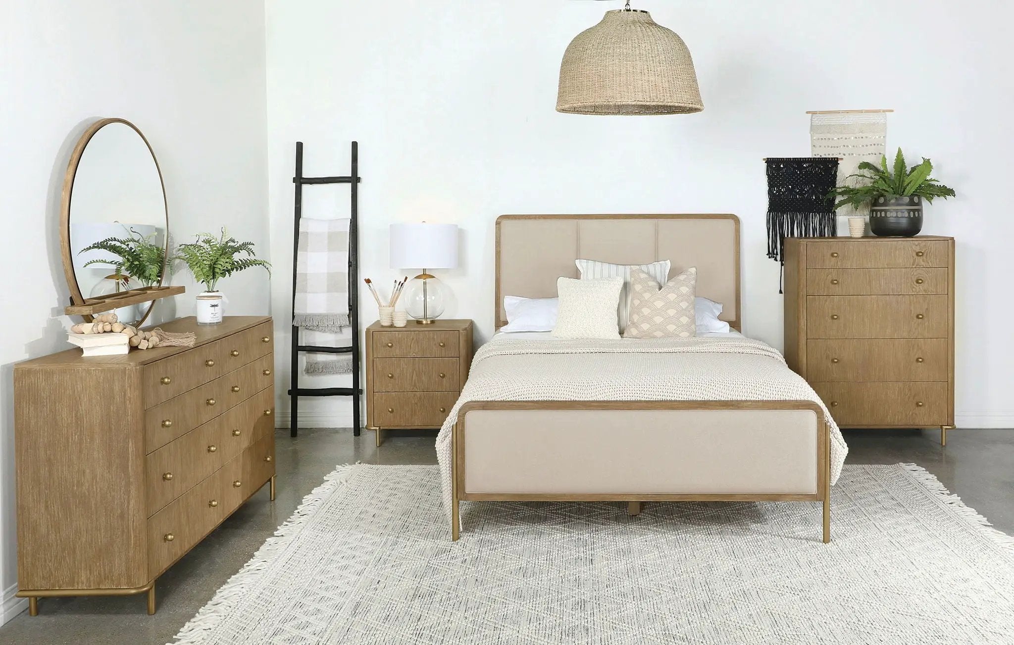 Arini 56-inch Queen Panel Bed Cream and Sand Wash by Unique Piece Furniture